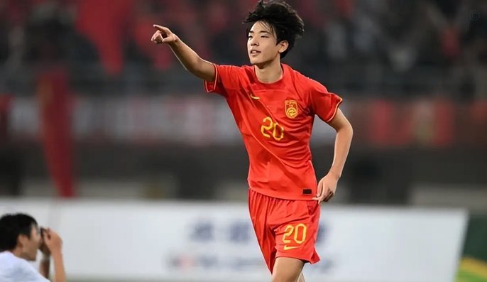 朱鹏宇：虚心向国家队老大哥学习，希望我们能在客场赢球