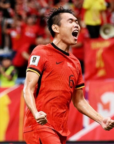 朱鹏宇：虚心向国家队老大哥学习，希望我们能在客场赢球