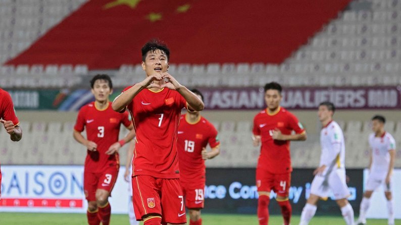 董路：中国足球小将已经超过日本！我带队8战全胜，9年没输过