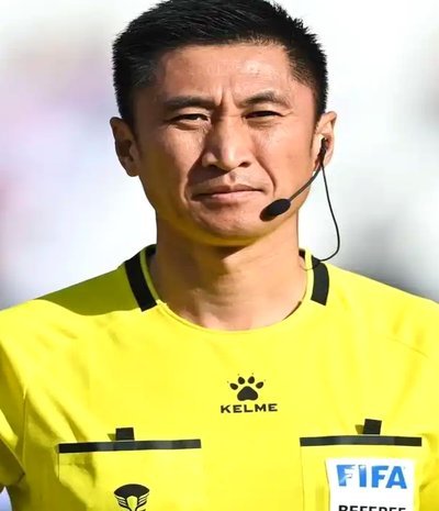 傅明：压力成荣耀 中国裁判世界杯首秀