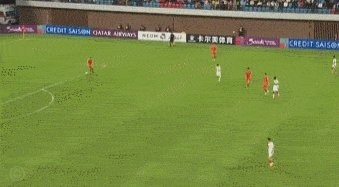依木兰30分钟杯换下，两个丢球都有一定的责任