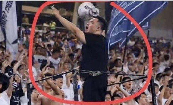 魔法对轰？王上源社媒晒出成都球迷的极端辱骂私信